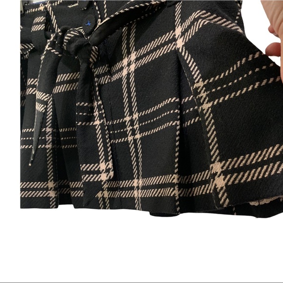 AMERICAN EAGLE BLACK AND BEIGE PLAID WOOL BLEND PLEATED MINI SKIRT SIZE 10 NWOT - Picture 6 of 9